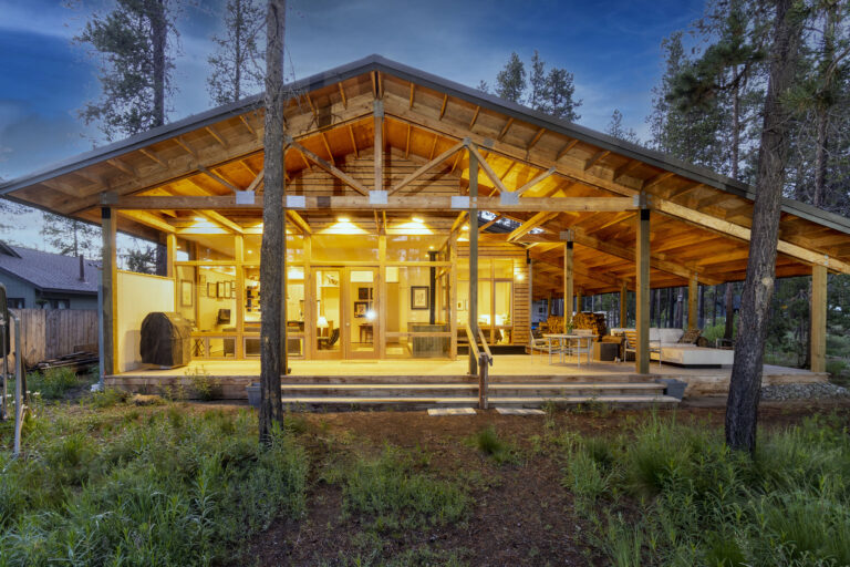 Bachelor Barndominum featured in Oregon Home magazine